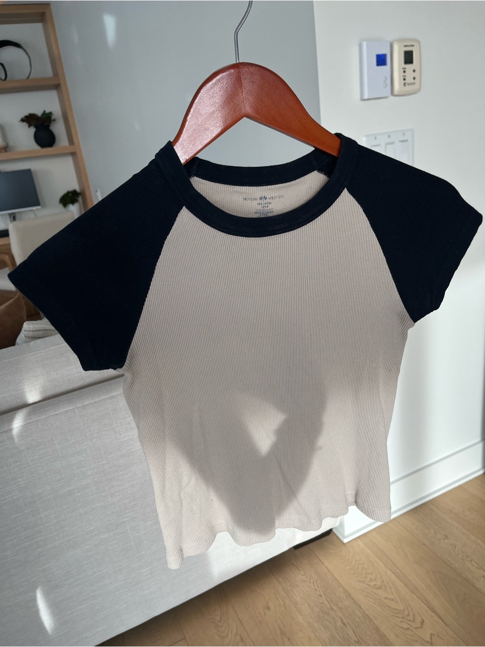 Brandy Melville Black & Cream Raglan Ribbed Tee